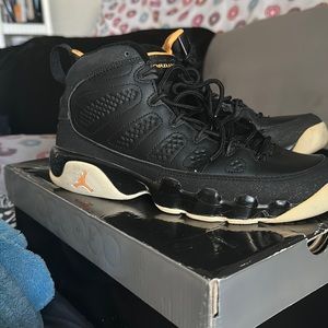 Air Jordan 9 Retro